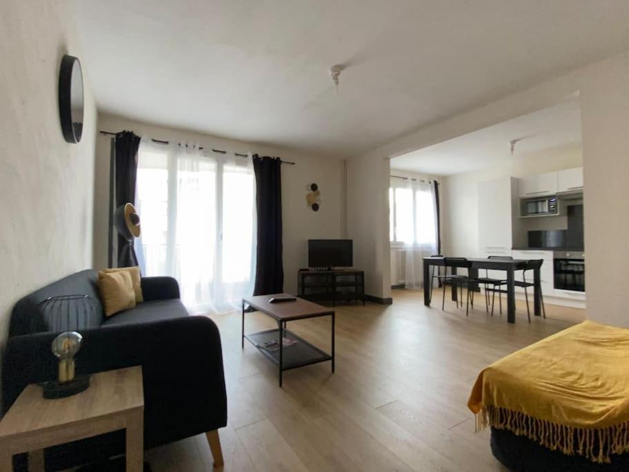 Apartment Joli T4 Avec Balcon, Place De Parking - Oradou Clermont-Ferrand